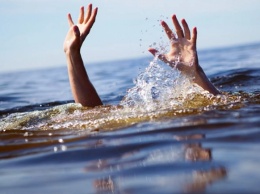 Трагедия: в карьере под Днепром утонула 12-летняя девочка