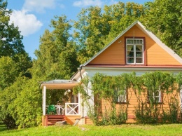 Двухэтажный дом и 20 кустов смородины: как выглядит дача за 38 тыс грн на продажу в Днепре (ФОТО)