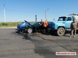 На въезде в Николаев Volkswagen таранил ассенизаторскую машину