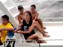 На Херсонщине пятерых детей унесло на катамаране в открытое море