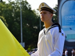 Украинский флот от Болграда до Мариуполя вместе со всей страной поднял Флаг