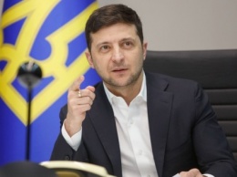 Зеленский поручил Кабмину предусмотреть создание в Украине кибервойск