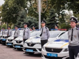 Полицейские Днепропетровщины получили 18 новых служебных авто