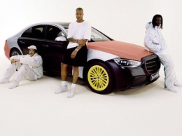 "Безопасная" одежда: Mercedes создал наряды из деталей автомобилей