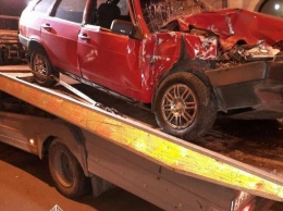 В Харькове автомобиль "ВАЗ" столкнулся с грузовиком: водитель сбежал с места аварии, - ФОТО