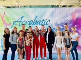 Криворожане в составе сборной Днепропетровщины завоевали призовые места на всеукраинских соревнованиях по акробатике