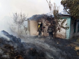 В Криворожском районе пожарные три часа тушили жилой дом