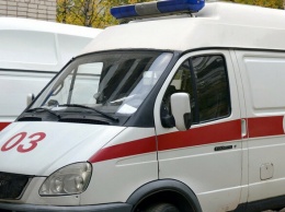 В Запорожье мать подвергла опасности 5-летнюю дочь - женщину доставили в психиатрическую больницу