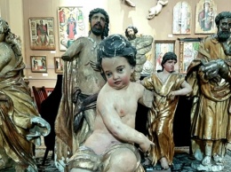 На Прикарпатье открыли экспозицию сакральных скульптур, которые нуждаются в реставрации