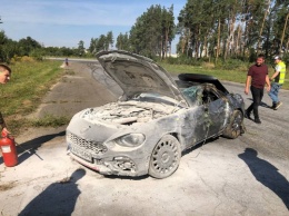 В Киеве на треке разбили редкий кабриолет Fiat Abarth 124 Spider (фото) | ТопЖыр