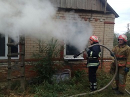 В запорожском селе загорелся частный дом