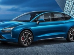 По цене Skoda Octavia: представили недорогой электрический седан Renault