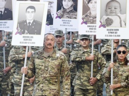 В Баку состоялось шествие в знак почтения светлой памяти шехидов Отечественной войны