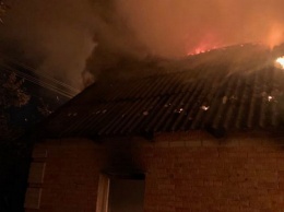 В Днепре из-за пожара семья с восемью детьми осталась без крыши над головой