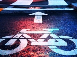 Велосипедные полосы, новая разметка и знаки: Кабмин внес изменения в Правила дорожного движения