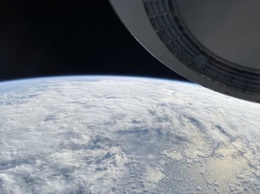 Экипаж SpaceX снял Землю на iPhone