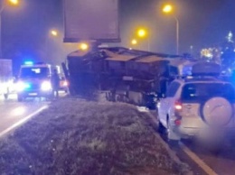 В Киеве маршрутка с пассажирами влетела в столб, погибли люди
