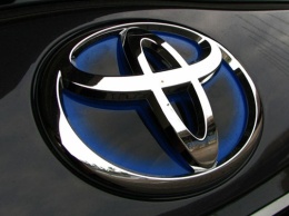 Toyota будет использовать солнечные батареи в своих автомобилях