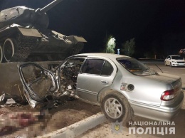 В Одессе водитель протаранил танк и погиб