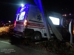 В Каменском районе столкнулись Volkswagen и скорая: 6 пострадавших