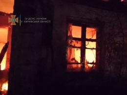 Погибла вся семья: под Харьковом дотла сгорел дом