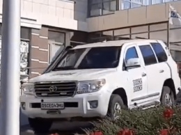 СММ ОБСЕ выехала из заблокированного отеля в Донецке, - ФОТО