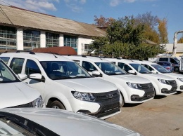 37 новых авто передали в районные больницы Крыма