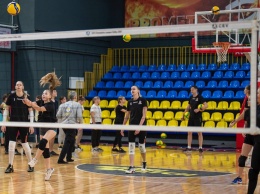 СК "Прометей" провел волейбольный мастер-класс для детей Слобожанского
