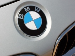 Новый BMW X1 M35i вновь показали на шпионских фотографиях