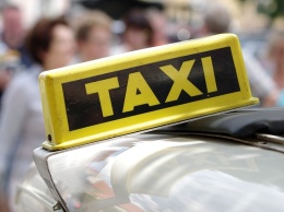 В Симферополе таксист предложил пассажирке расплатиться собой