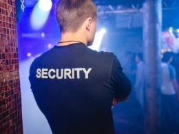 Омбудсмен: охранник киевского ночного клуба избил посетителя гея