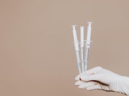 Дания вводит бустерную прививку от коронавируса