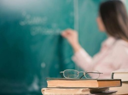 Департамент образования Мариуполя завысил зарплаты мариупольских учителей