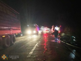 В Вознесенском районе горели машины - и на дороге, и в гараже (ФОТО)