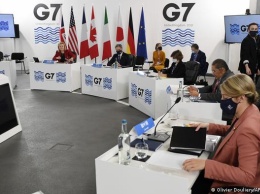 G7 предупредила Россию об "огромных последствиях" нападения на Украину