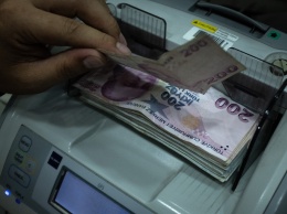Турецкая лира упала до нового рекорда, снова из-за центробанка