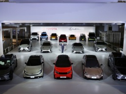 Toyota представила 16 новых электромобилей: видео