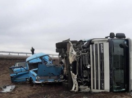 Смертельное ДТП с ВАЗом и грузовиком на трассе в Днепропетровской области: нужны свидетели