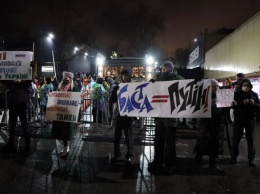 В Киеве активисты пытались сорвать концерт российского артиста Басты