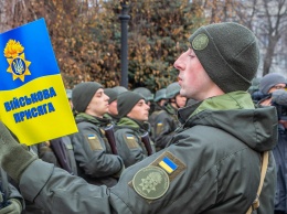 Как мужчинам и женщинам встать на военный учет в Киеве