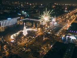 С концертом, оркестром и DJ: в центре Днепра все-таки состоится массовая встреча Нового года