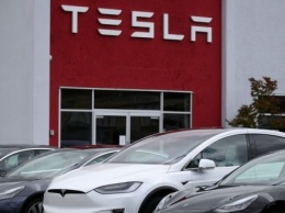Tesla массово отзывает электромобили в США