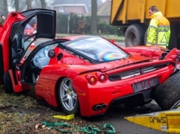 Физике все равно сколько стоит Ferrari Enzo