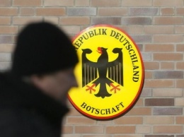 Германия может эвакуировать семьи дипломатов из Украины по примеру США, - СМИ