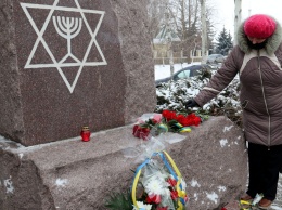 В Никополе почтили память о восьми тысячах погибших во время Холокоста