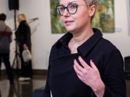 В Музее Киева представили новый проект художницы Алены Богацкой - "Искусство баланса"