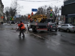 Комплексные работы по упорядочению дорожного движения в Одессе продолжаются. Фото