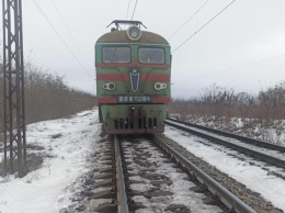 В Запорожской области локомотив сбил 15-летнюю девочку