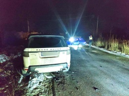 Под Борисполем киевлянка на Range Rover выехала на встречку и столкнулась с автомобилем ВАЗ (фото)