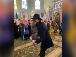 "Прочь, пейсатые": на Украине дети разыграли антисемитскую сценку в церкви